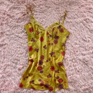 Adorable Victoria Secret Silk Slip 💛🐝🌸